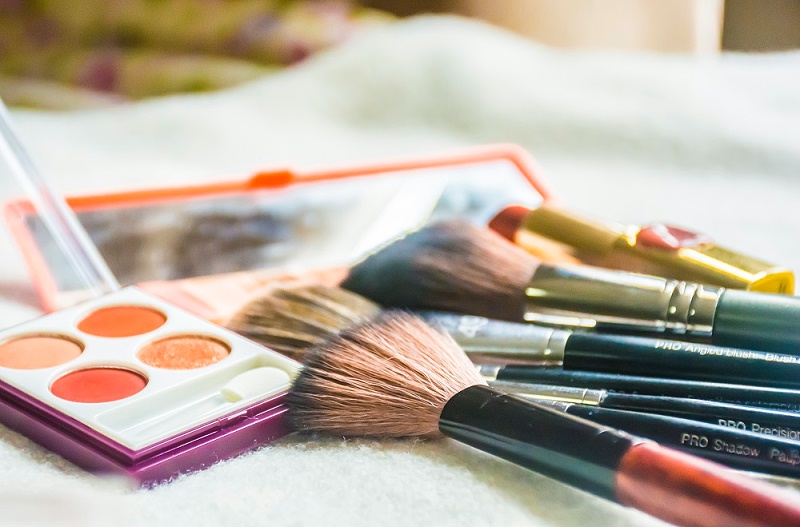 千庫網_化妝品化妝刷產品美妝攝影圖_攝影圖編號71183